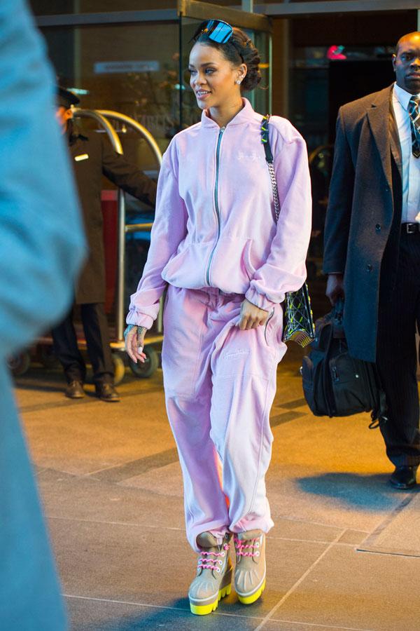 Rihanna best pink outfits looks11