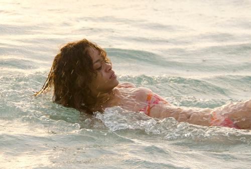 Rihanna sexy bikini pictures on beach in Barbados - Irish Mirror Online