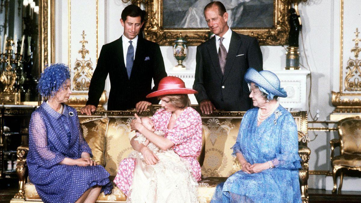 image of royal family