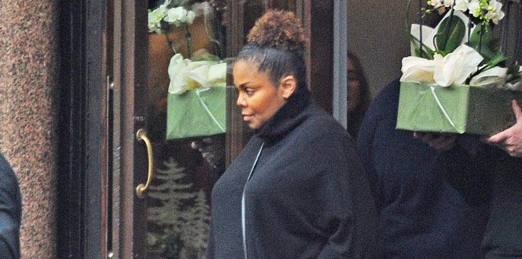 janet jackson pregnant baby bump pics