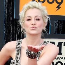 2010__01__wenn2463928 223×225.jpg