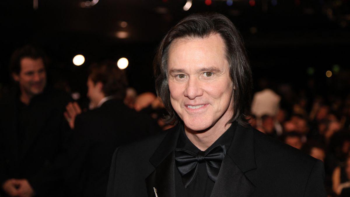 Image of Jim Carrey thanked Minzi in his acceptance speech.