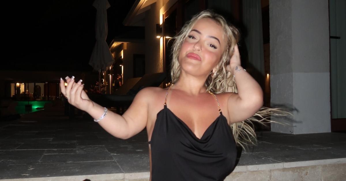 Image of the OnlyFans model admitted she uses her 4-foot-tall height to her advantage.