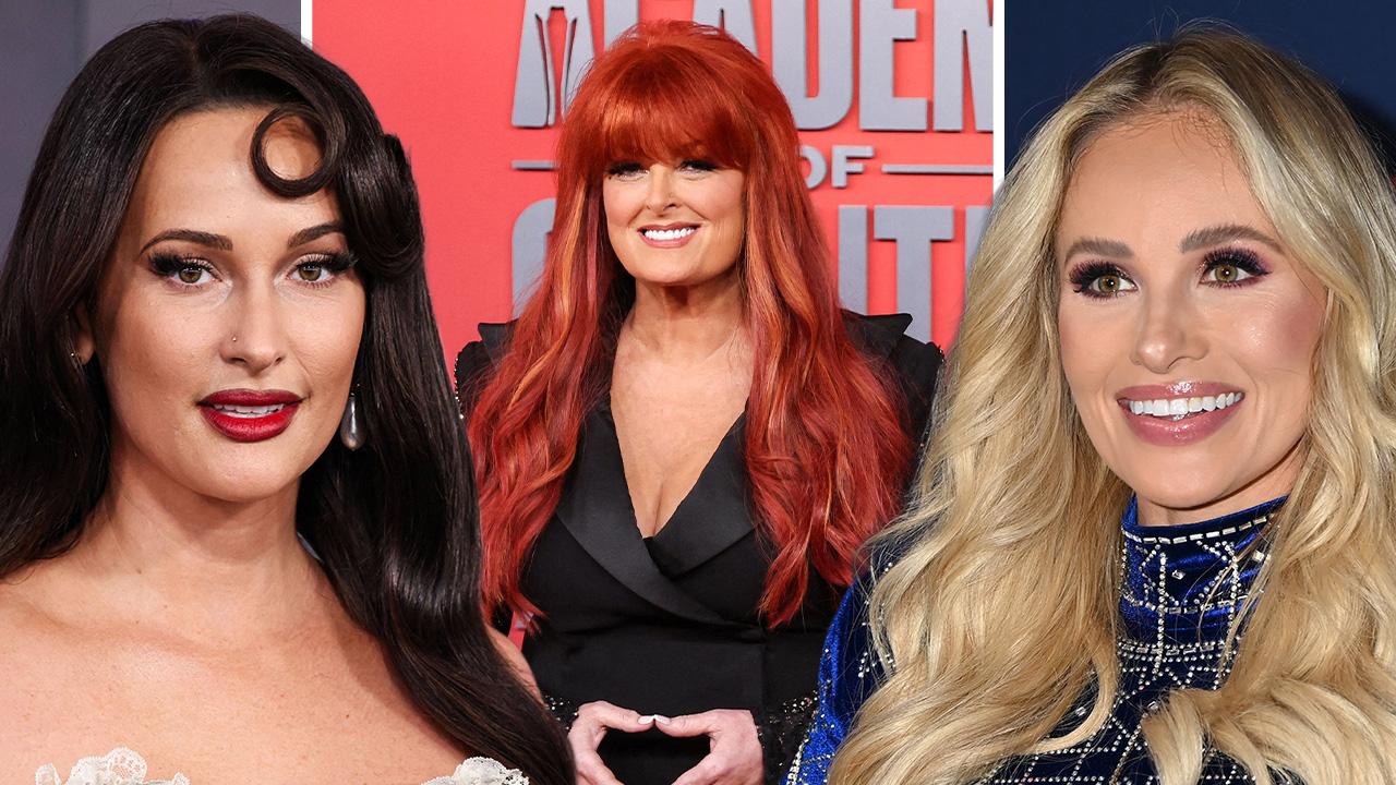 Image of Kacey Musgraves, Wynonna Judd and Tomi Lahren