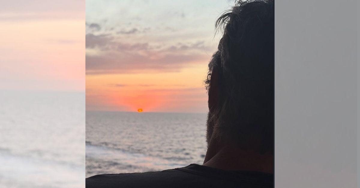 photo of Jennifer Aniston shared a photo of Jim Curtis as they gazed at the summer sunset
