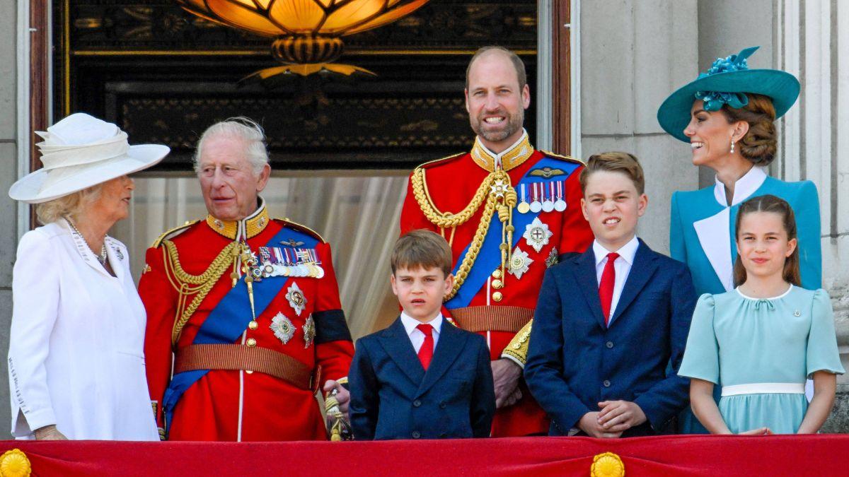 Image of the manure pit could disrupt daily life at Prince William's home, a source said.