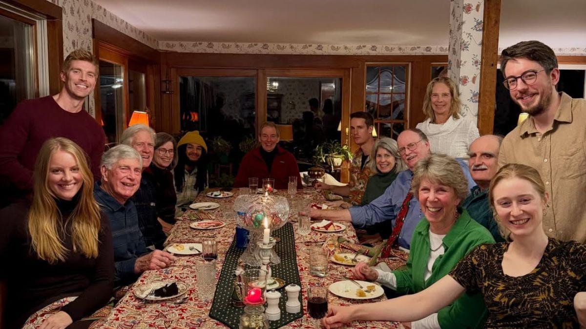 summer house stars kyle cooke amanda batula split clues explored