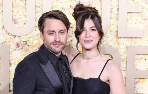 pedro pascal jokes kieran culkin beat him up  emmy awards