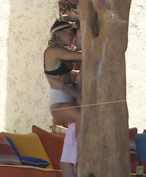 justin bieber sofia richie beach nude pda