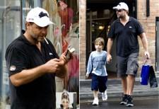 2010__02__Russell_Crowe_Feb5_main2 225×154.jpg