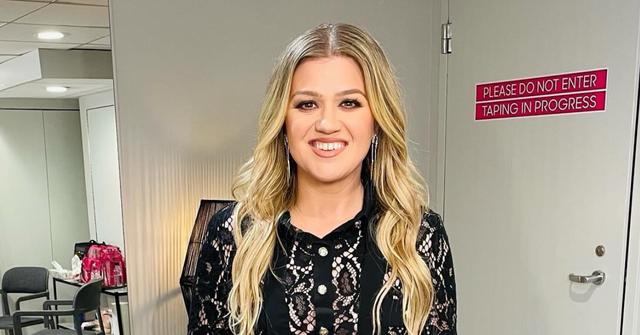 kelly clarkson depressed move new york city divorce