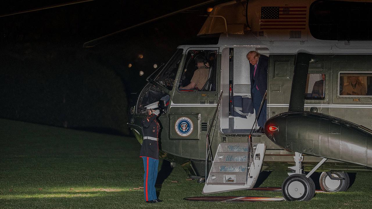 Image of A video of Donald Trump's seemingly awkward AF1 exit went viral on social media.