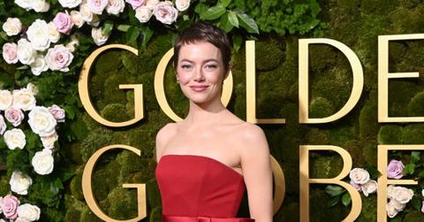 emma st one debuted new pixie hair cut golden globes