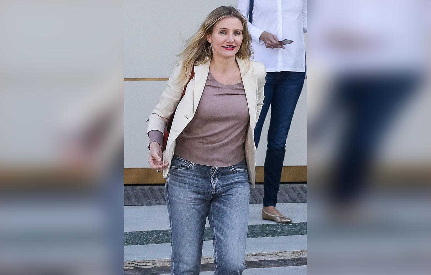 *EXCLUSIVE* Cameron Diaz has lunch with a friend at Waldorf Astoria Hotel