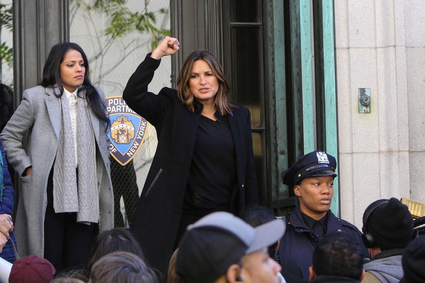 Mariska Hargitay Filming 'Law & Order: SVU'