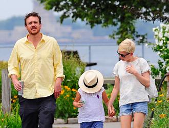 Michelle williams jason segel july16 matilda ledger.jpg
