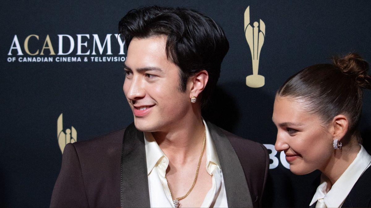 Image of Hudson Williams admitted it's 'not easy having paparazzi.'