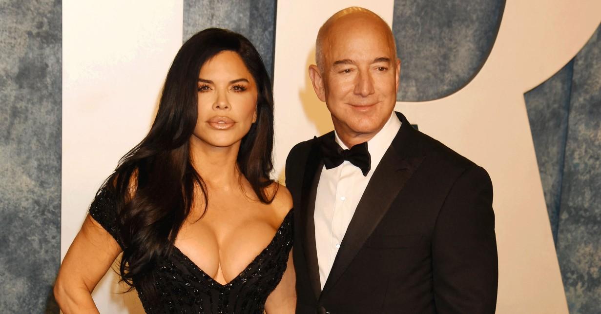 jeff bezos denies reports  million wedding lauren sanchez