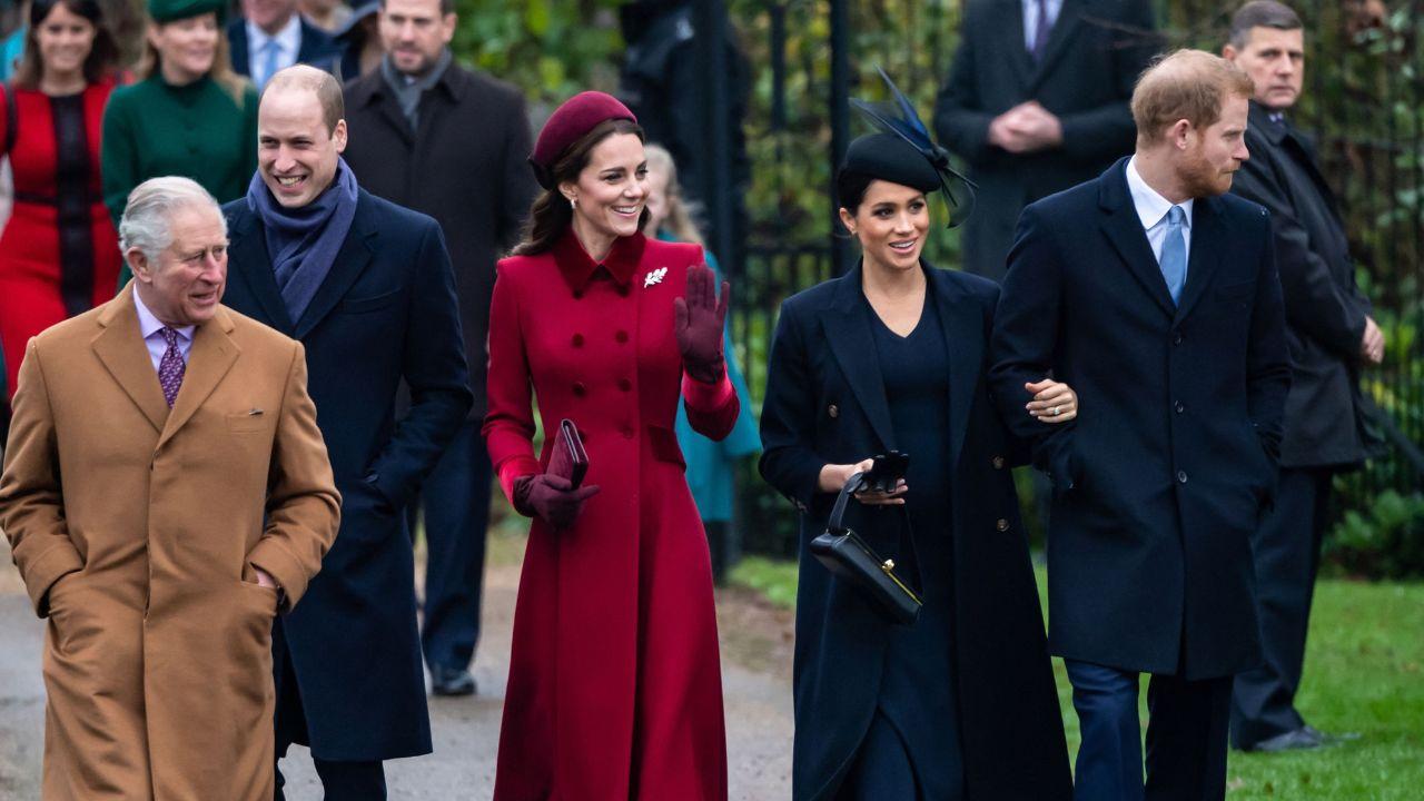 image of royal family 