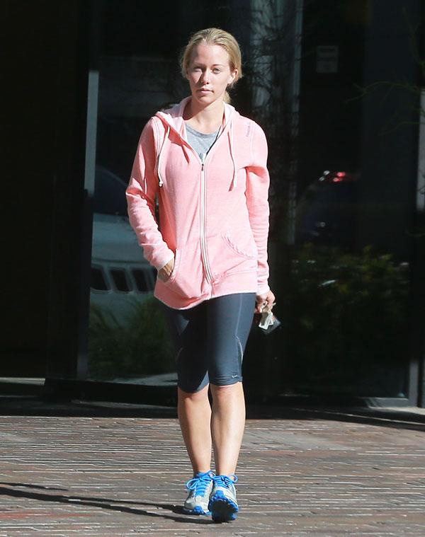 Kendra wilkinson 03