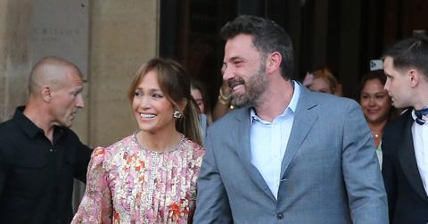 ben affleck breaks down on parisian honeymoon new wife jennifer lopez consoles him pp