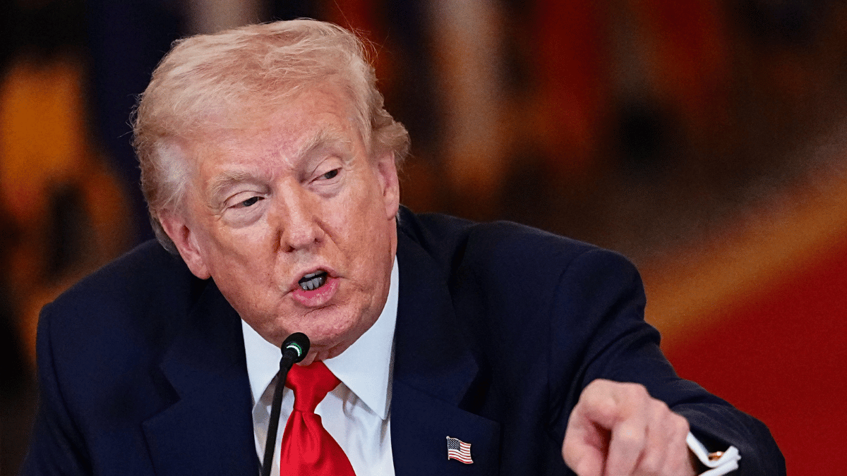 Photo of Donald Trump came up with the 'Dumocrats' term while watching House Minority Leader Hakeem Jeffries.