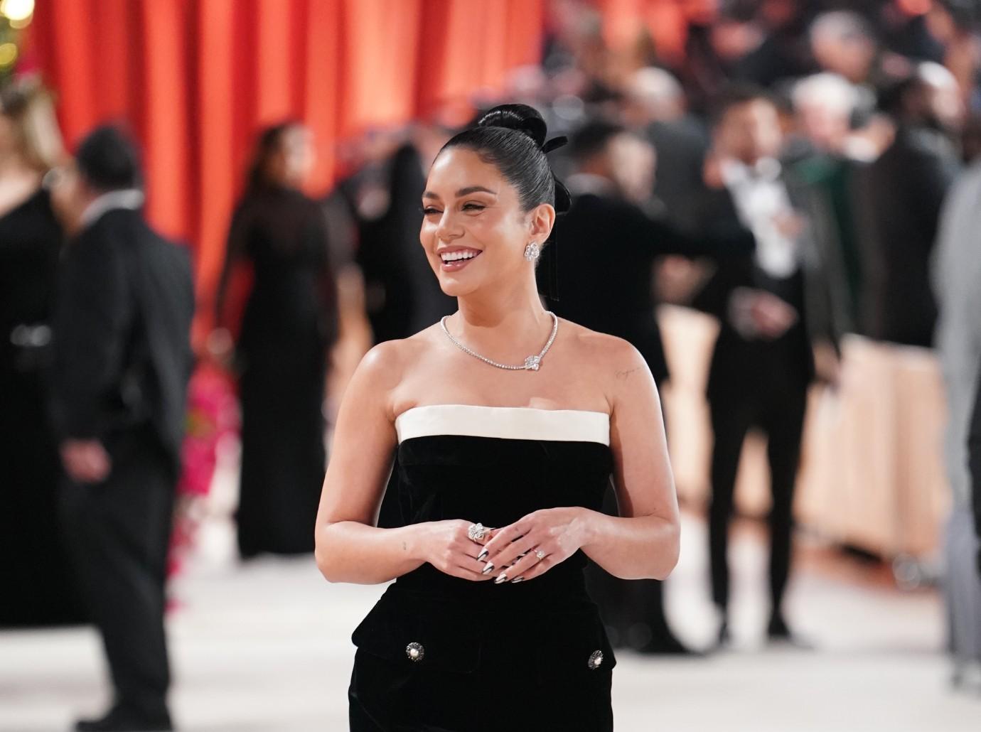 austin butler ex vanessa hudgens refuse eye contact cross paths oscars