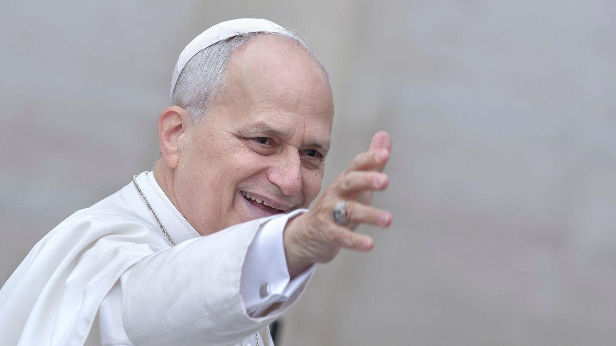 image of Prince Albert II met with Pope Leo XIV after returning to his duties.