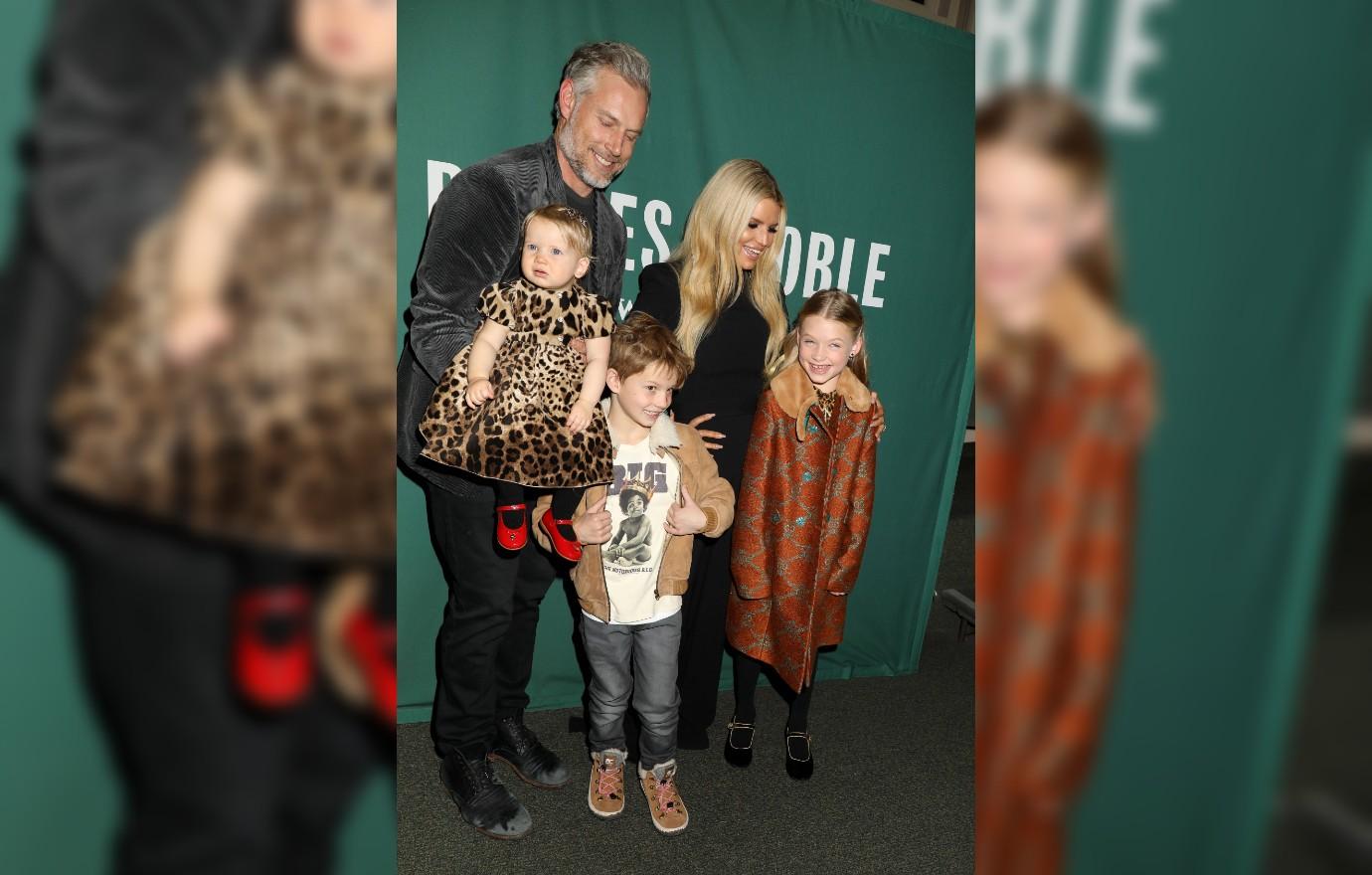 Jessica Simpson's Daughter Maxwell Embraces Y2K Grunge Style Trends –  Footwear News