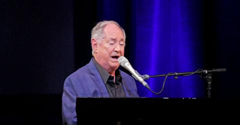 Photo of Neil Sedaka.
