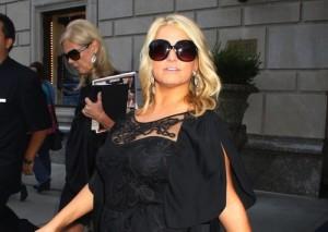 2010__09__Jessica_Simpson_Sept9_main 300&#215;213.jpg