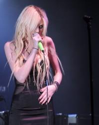 2010__04__Taylor_Momsen_April22newsne 199×300.jpg