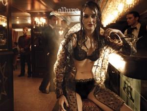 2010__12__Leighton_Meester_Dec14newsnea 300&#215;226.jpg