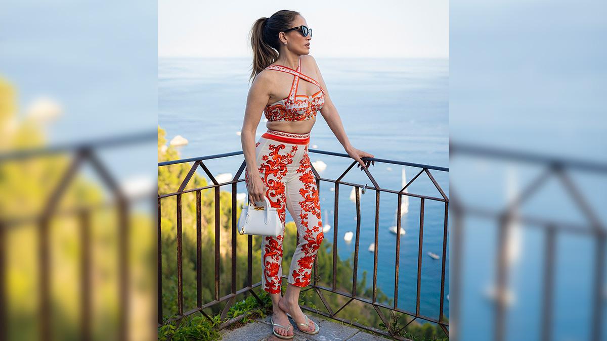 Image of Jennifer Lopez flaunted her figure in a 2-piece set while on vacation. 