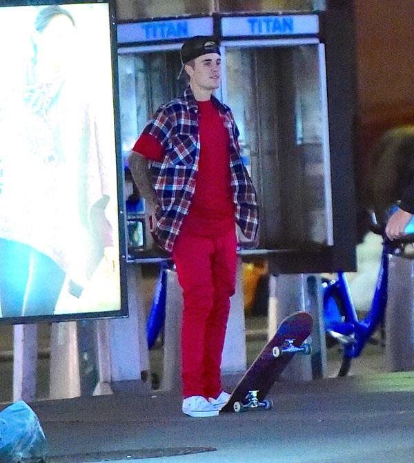 Justin biber skate boarding 02