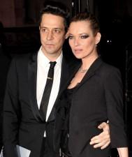 2010__01__kate_moss_Jan.19news 189×225.jpg