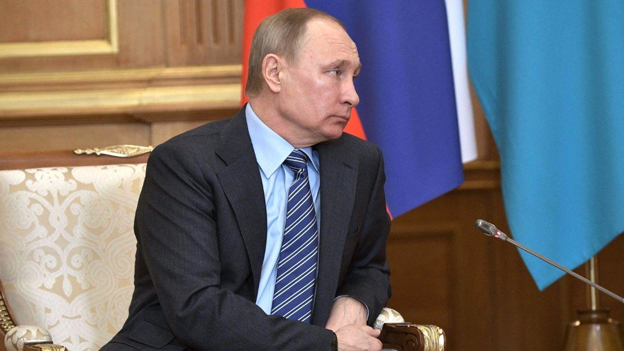 Image of lawmakers warn that Russian energy revenue could help sustain Moscow's war effort.