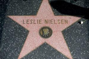 2010__11__107197357_Leslie_Nielsen_Nov30 300×199.jpg