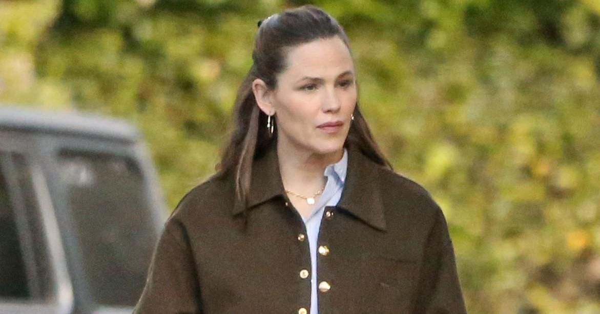 ben affleck reunites exes jennifer lopez jennifer garner kids school play