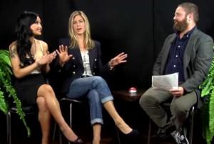 2011__02__Jennifer_Aniston_Zach_Galifianakis_Feb9newsea 300×203.jpg