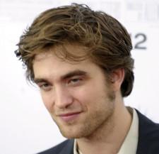2010__03__okmagazine_robert pattinson1 225×217.jpg