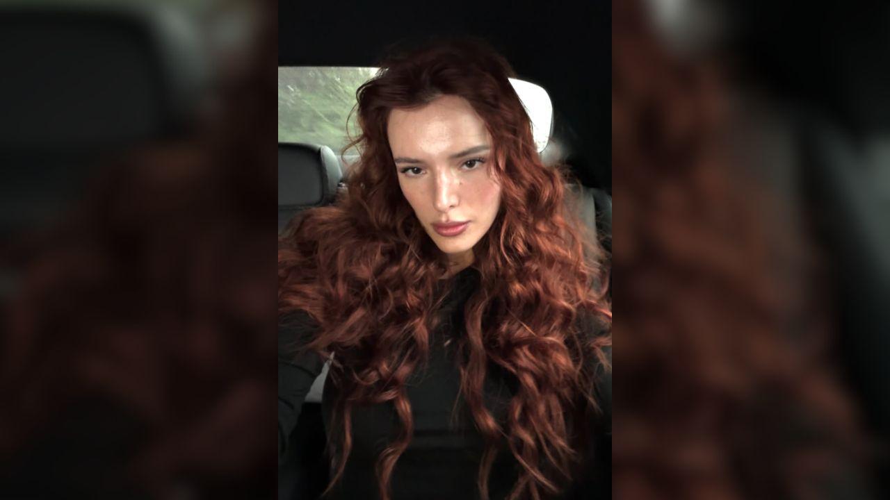 Image of Bella inviting fellow curly-haired fans into the conversation.