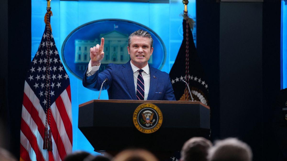 Image of Employees questioned the event invitation to Pete Hegseth.