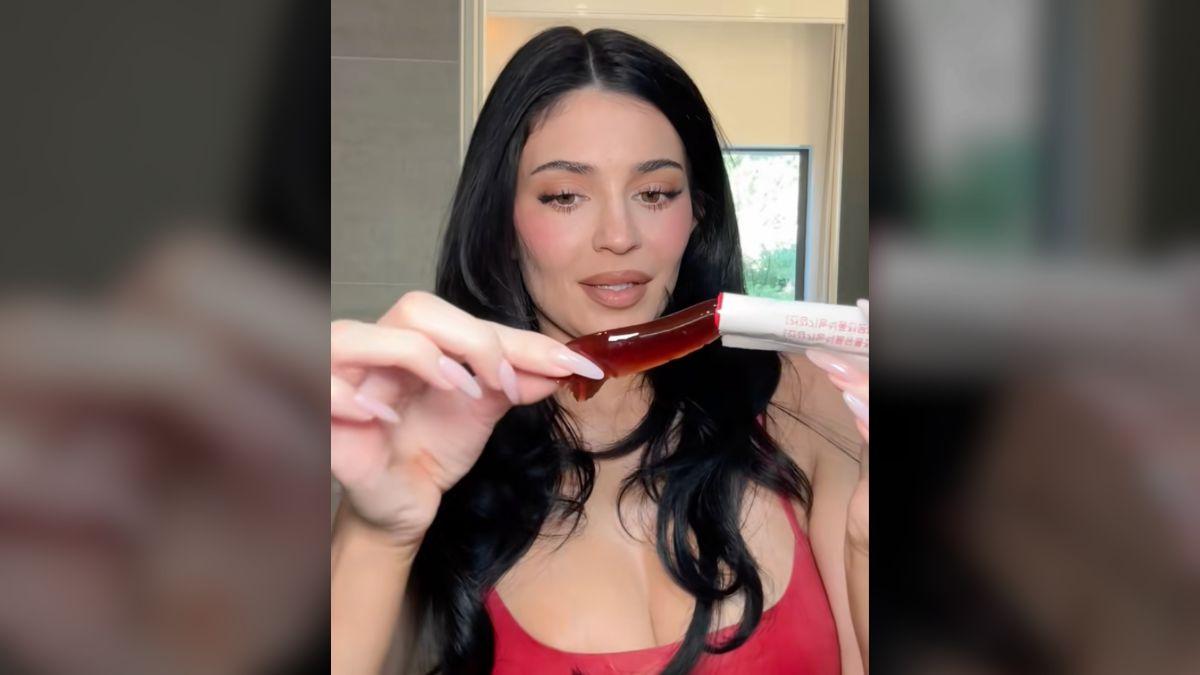 Image of Kylie Jenner endorsed the Foodology Cutting Jelly.