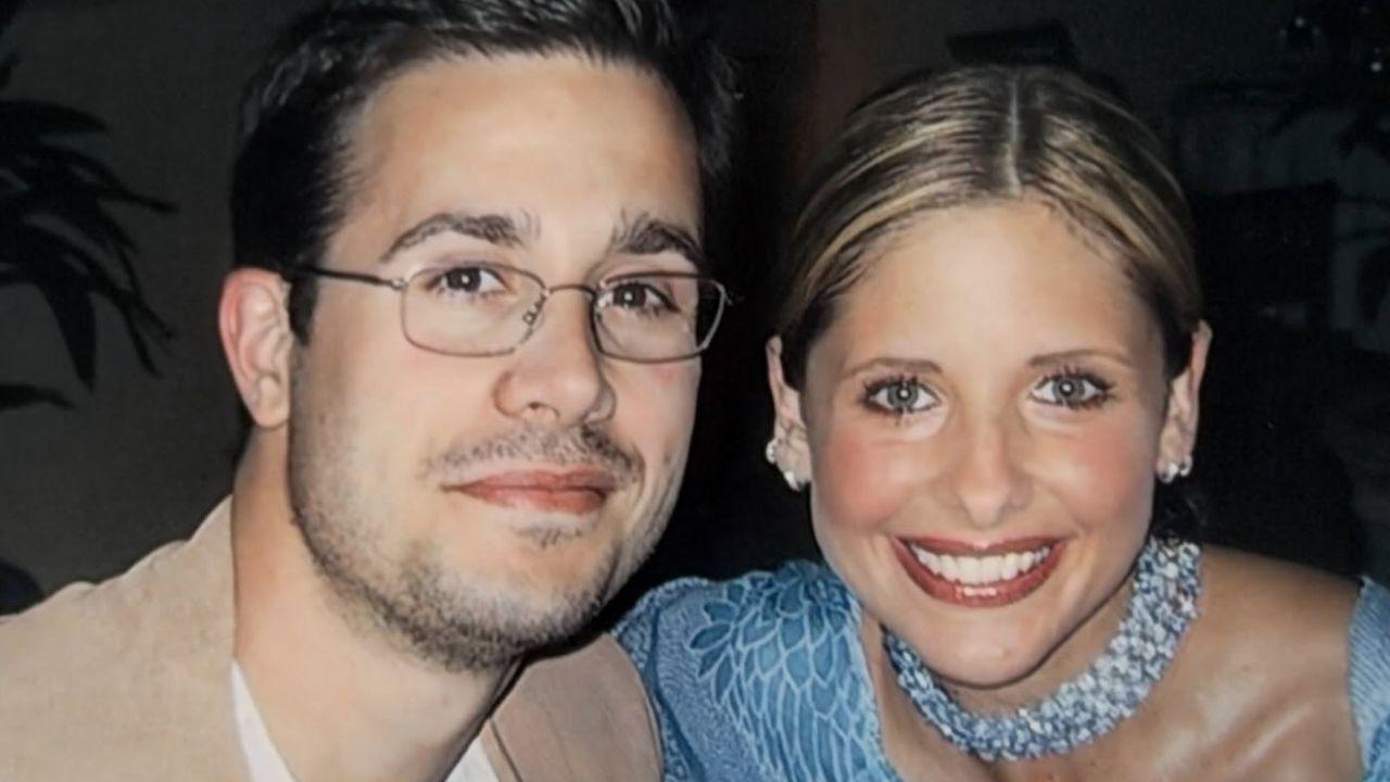 Image of Freddie Prinze Jr. and Sarah Michelle Gellar during their early days in marriage.