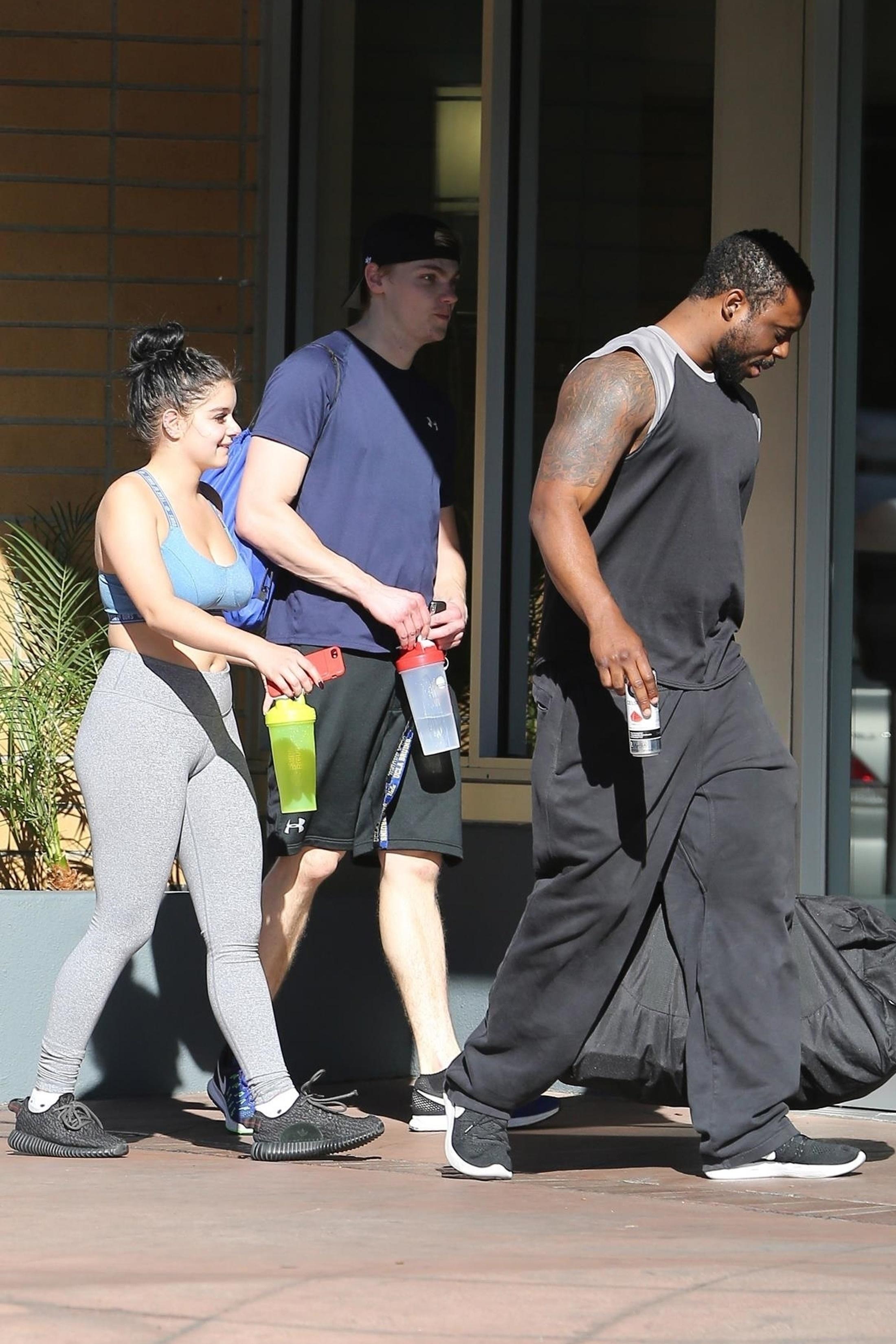 Ariel Winter and Levi Meaden get their weekend sweat session in