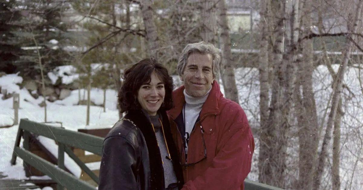 Photo of Jeffrey Epstein never issued the public apology that he drafted.