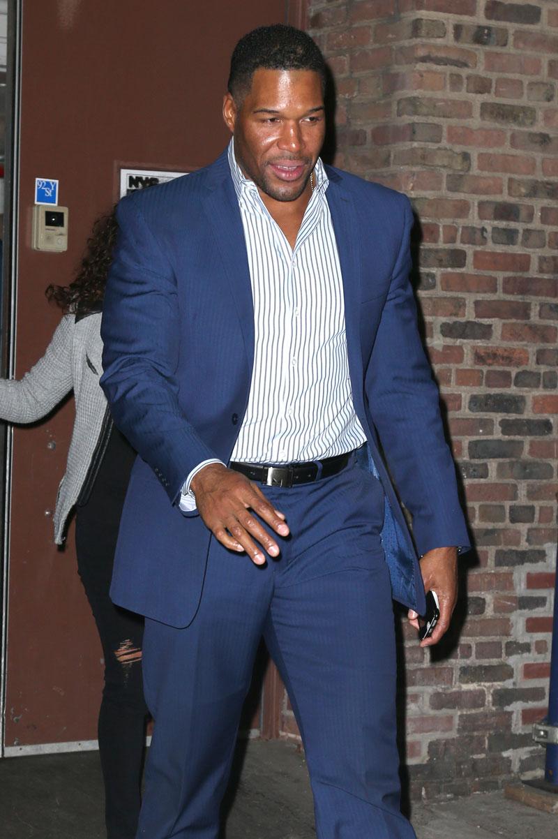 Michael strahan leaving live early gma tension kelly ripa 03