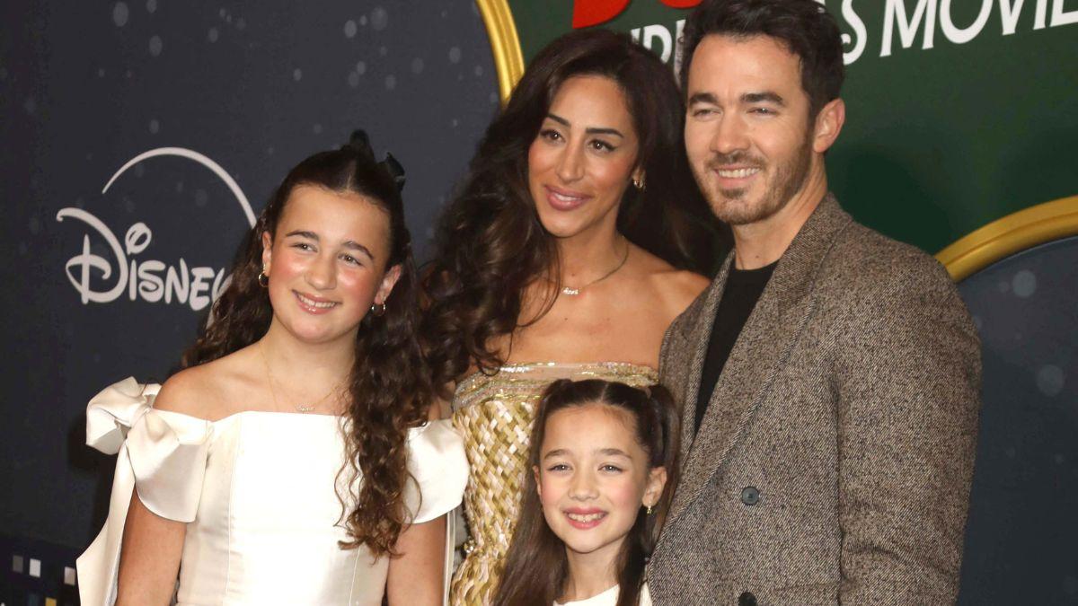 image of Kevin Jonas family 