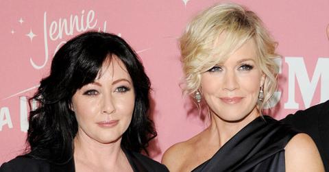 Photo of Shannen Doherty and Jennie Garth.